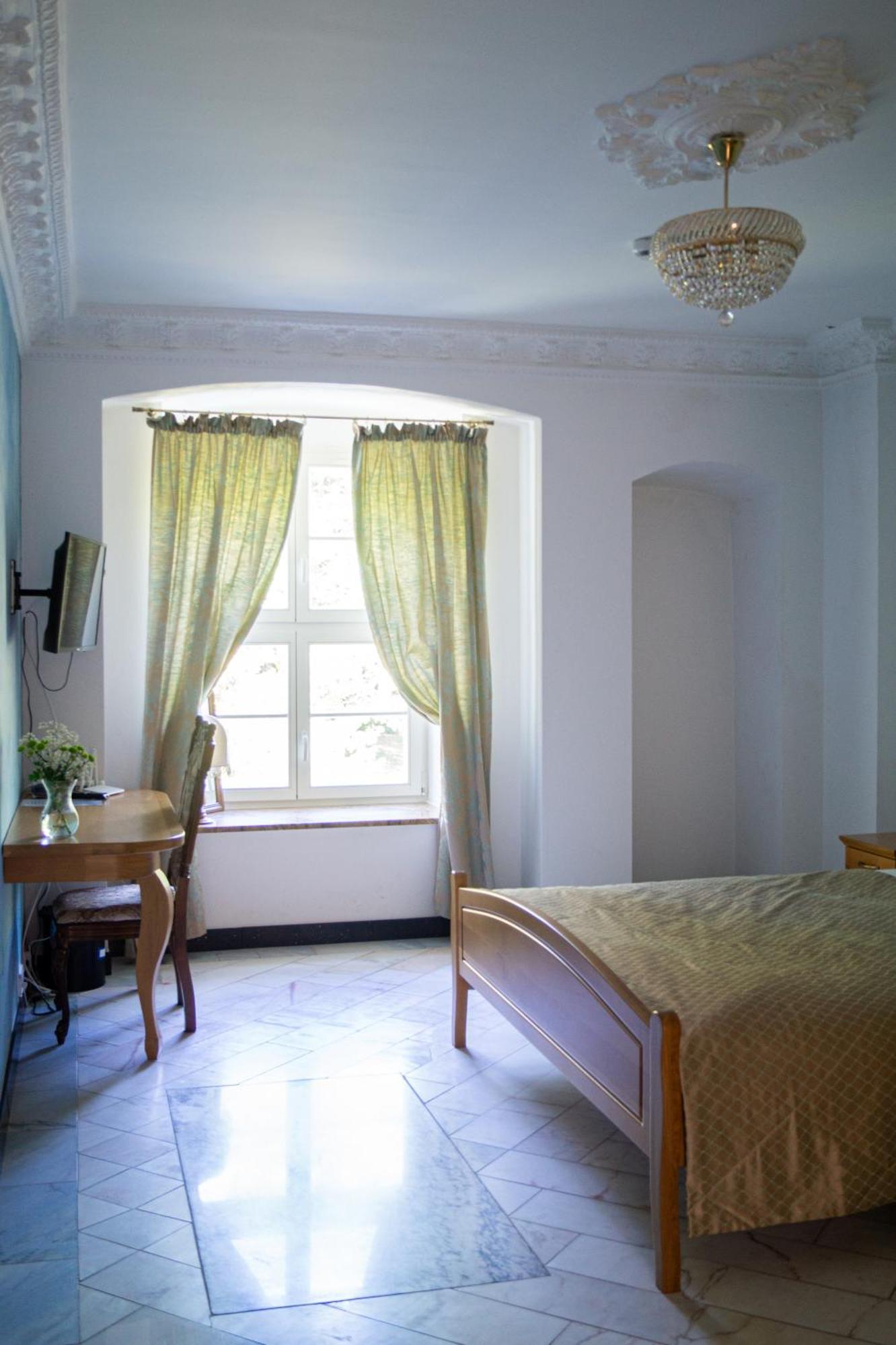 Palac Bogaczow - Noclegi - Restauracja - Przyjecia Bagian luar foto